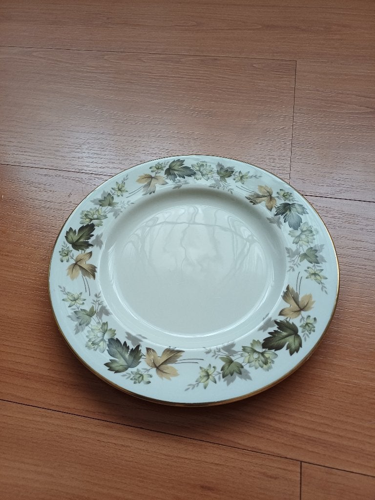 Vintage Royal Doulton England (Larchmont) bordje 20cm, Ophalen of Verzenden