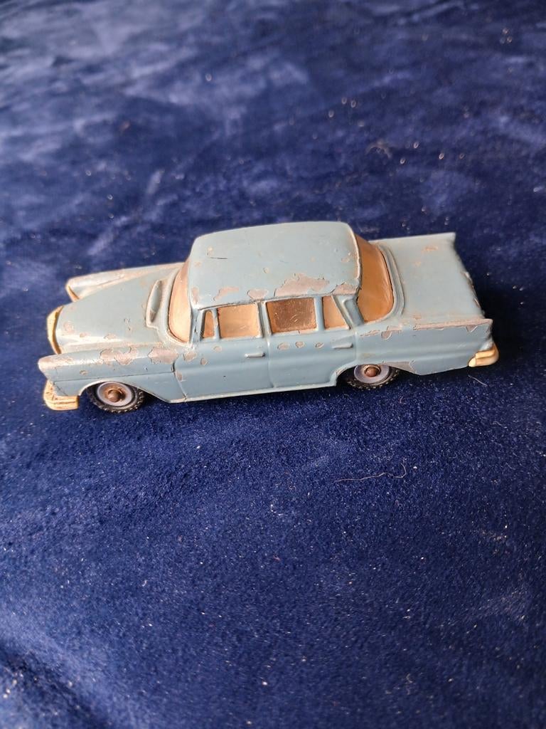 Mercedes 220 SE. Dinky toys, opknapper, Ophalen of Verzenden, Gebruikt, Auto, Dinky Toys
