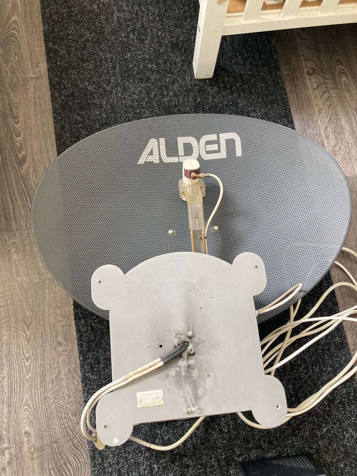 Alden automatisch satelliet systeem met tv en ontvanger, Ophalen, Gebruikt, (Schotel)antenne, Overige merken