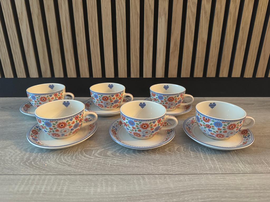 6x kop en schotel Yvon Jaspers kakelbont servies!, Huis en Inrichting, Ophalen of Verzenden, Zo goed als nieuw, Overige stijlen
