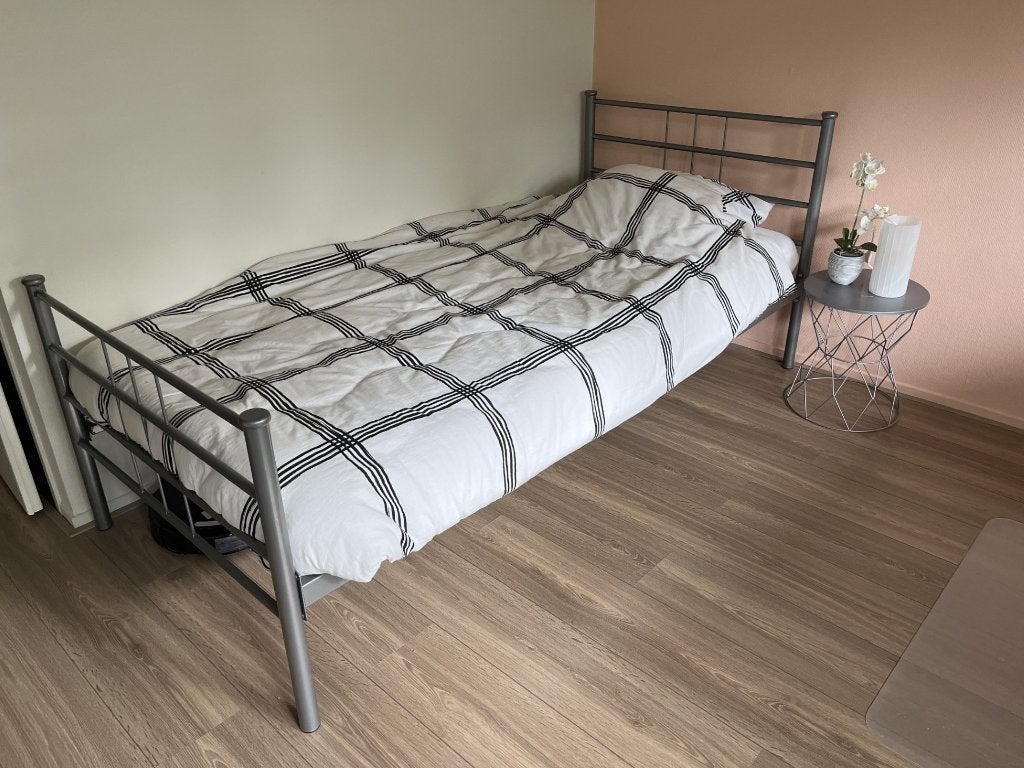 Eenpersoonsbed 90x200 compleet, Ophalen, 90 cm, Eenpersoons, Zo goed als nieuw