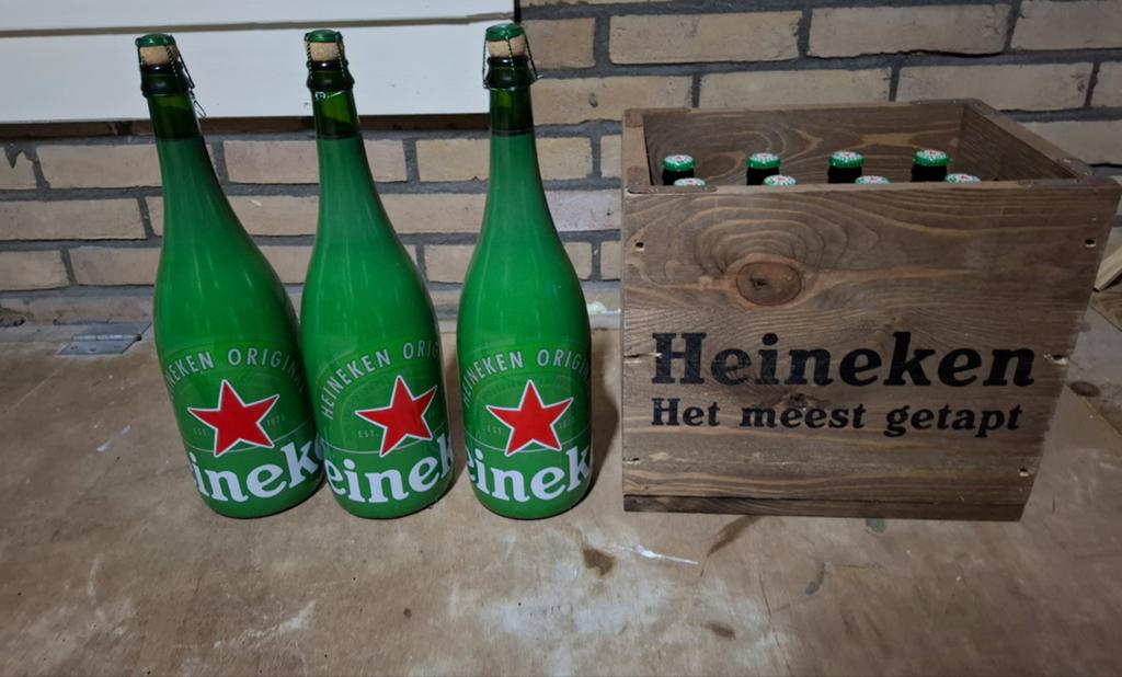 Heineken reclame kistje met flessen verzameling mancave, Verzamelen, Biermerken, Ophalen, Zo goed als nieuw, Overige typen, Heineken