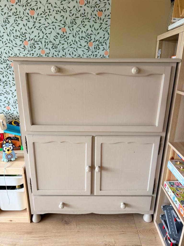 Poederbeige Secretaire met Veel Opbergruimte, Huis en Inrichting, Kasten | Secretaires, Ophalen, Gebruikt