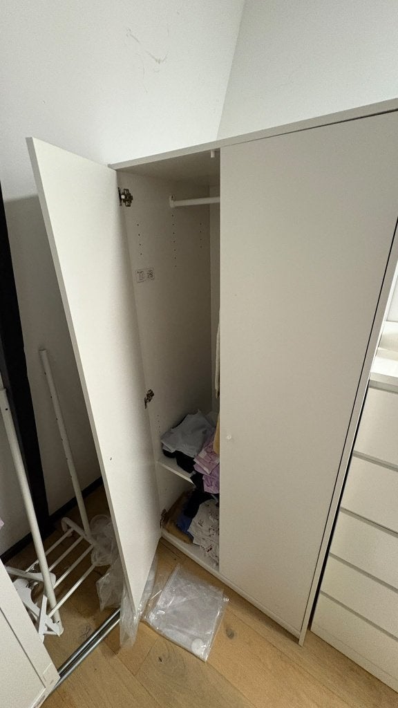 closet with 1 shelve and hanging space, Ophalen, Met deur(en), 50 tot 100 cm, Zo goed als nieuw