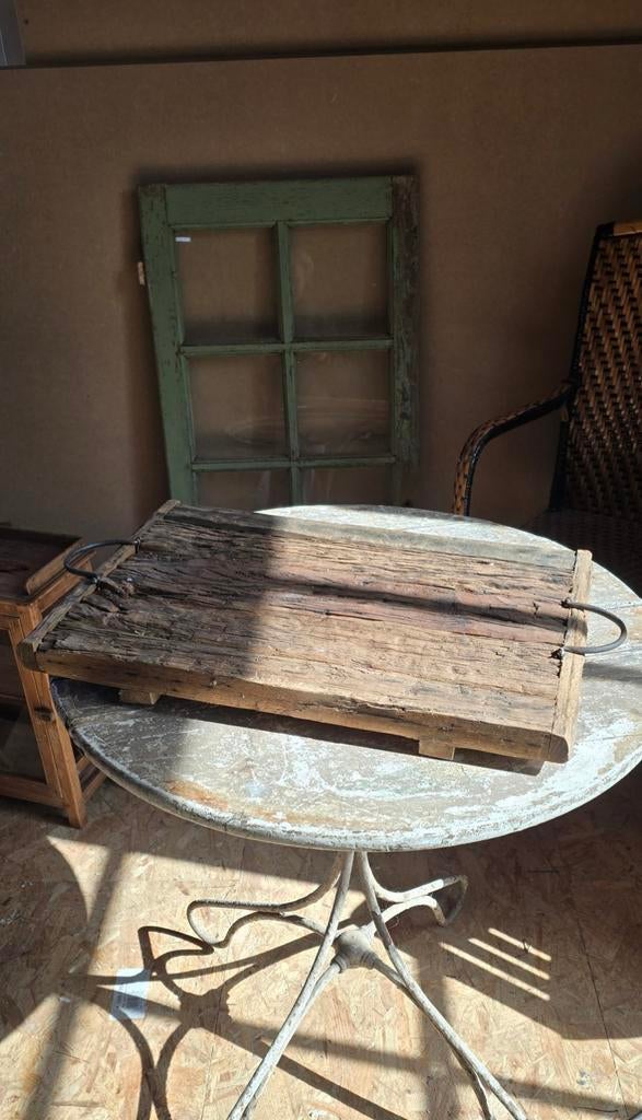 Oud zwaar massief houten dienblad met handvat, Antiek en Kunst, Curiosa en Brocante, Ophalen of Verzenden