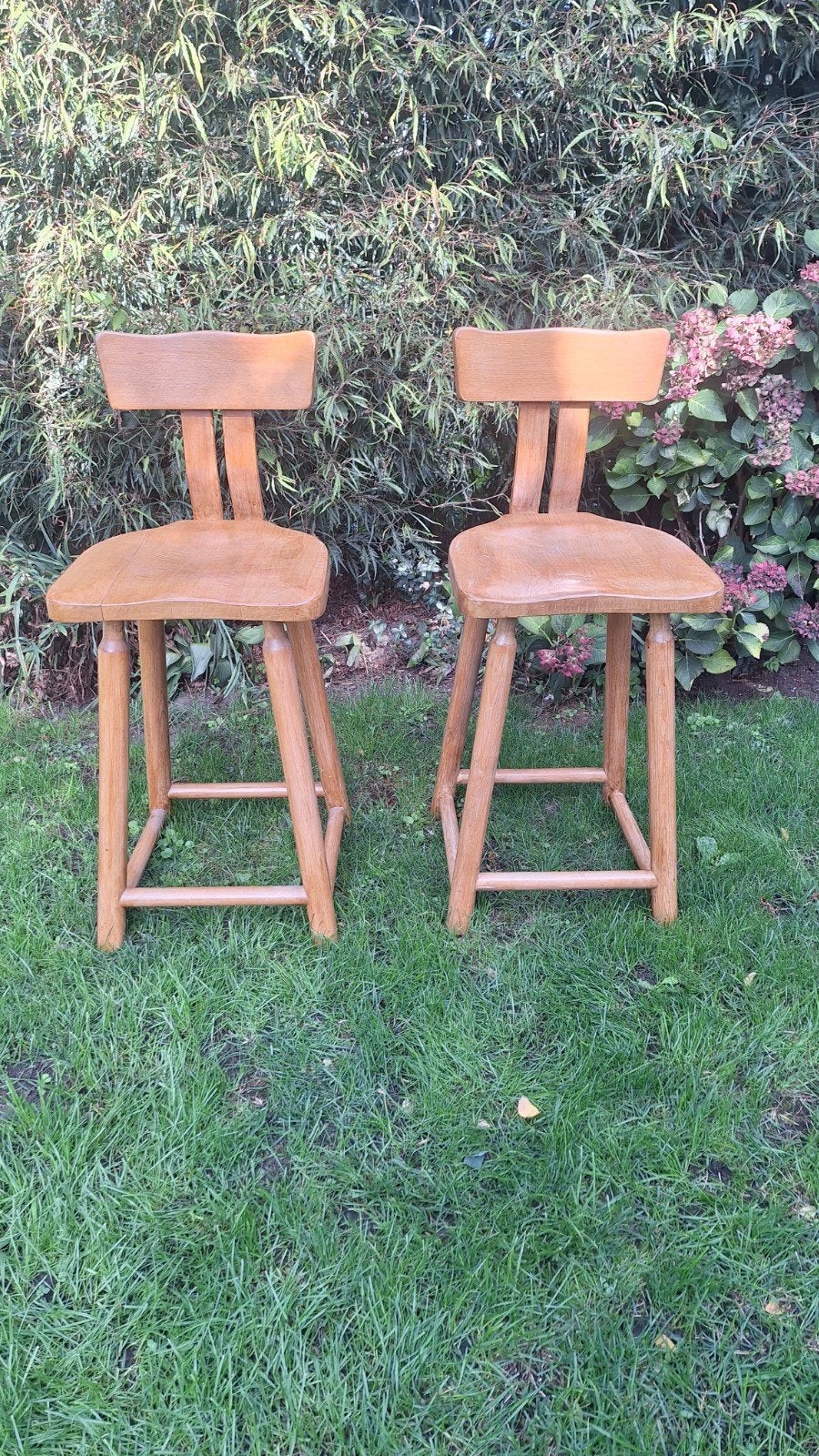 Set van 2 houten barkrukken met rugleuning, zithoogte 59 cm, Ophalen, Gebruikt, Hout, 30 tot 60 cm