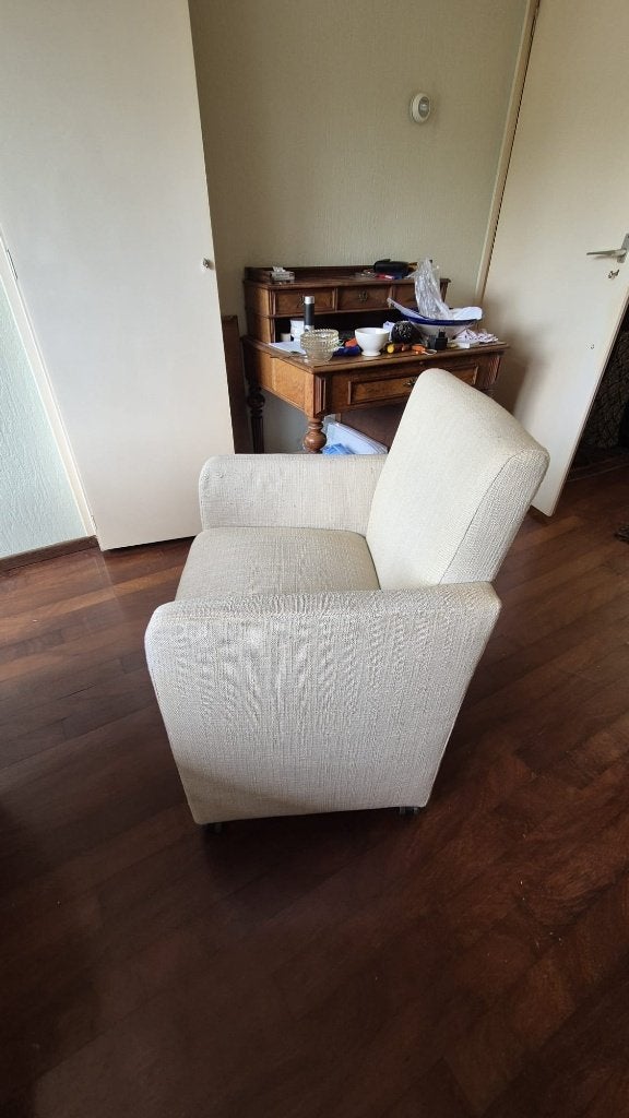 4 gratis eetstoelen met wieltjes, Huis en Inrichting, Stoelen, Ophalen, Gebruikt, Overige kleuren, Vier