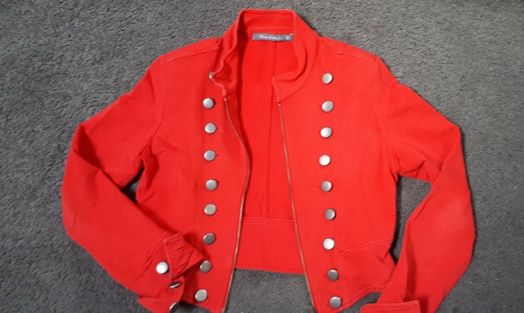 Rood jasje met zilveren knopen, Merk Rozes of Avalon, Maat 38/40 (M), Ophalen of Verzenden, Zo goed als nieuw, Jasje