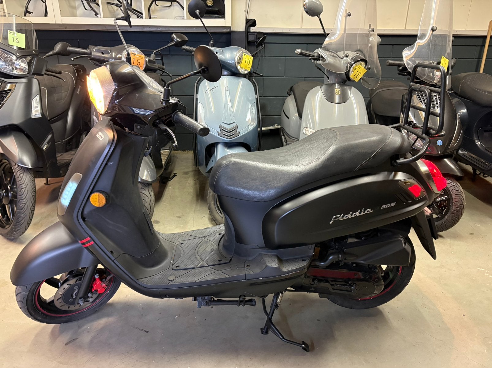 Super nette Sym Fiddle Te Koop | bouwjaar 2021!, Fietsen en Brommers, Scooters | SYM, Ophalen, 49 cc, Zo goed als nieuw, Benzine