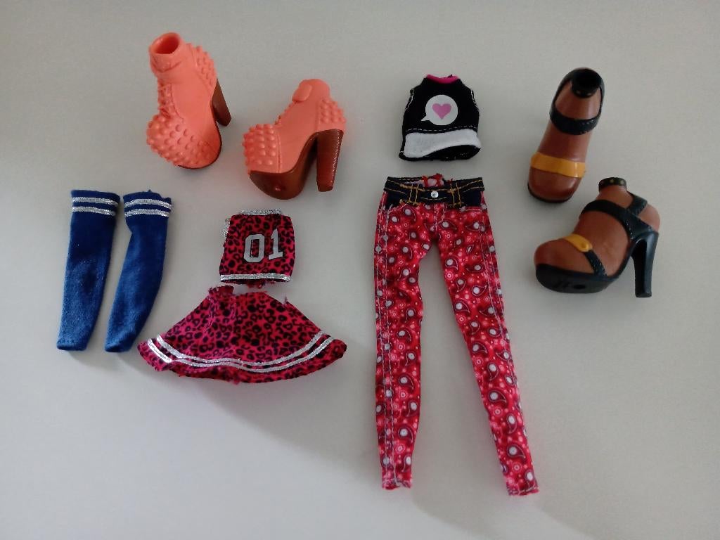 Bratz Deluxe Fashion Pack Kleding en Schoenen, Ophalen of Verzenden, Gebruikt, Kleertjes