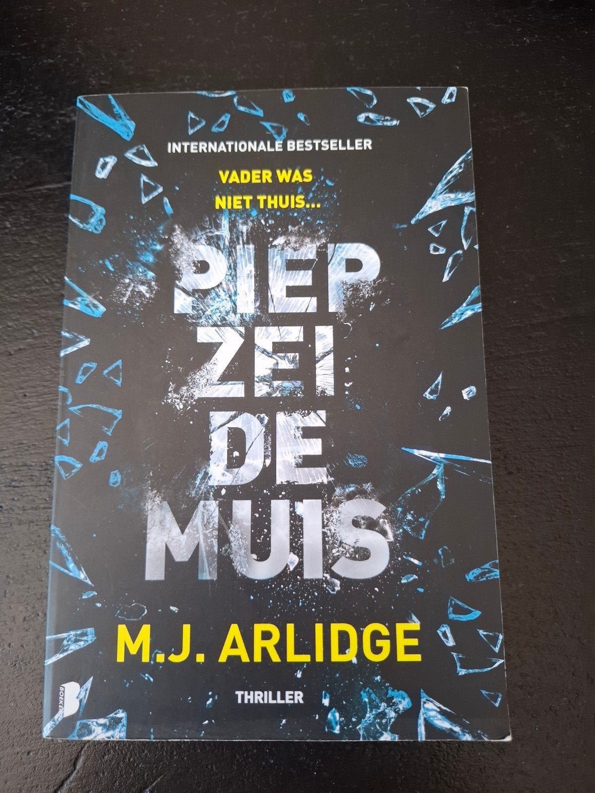 Piep zei de muis - M.J. Arlidge (Thriller), Ophalen of Verzenden, Zo goed als nieuw, M.J. Arlidge, Europa overig