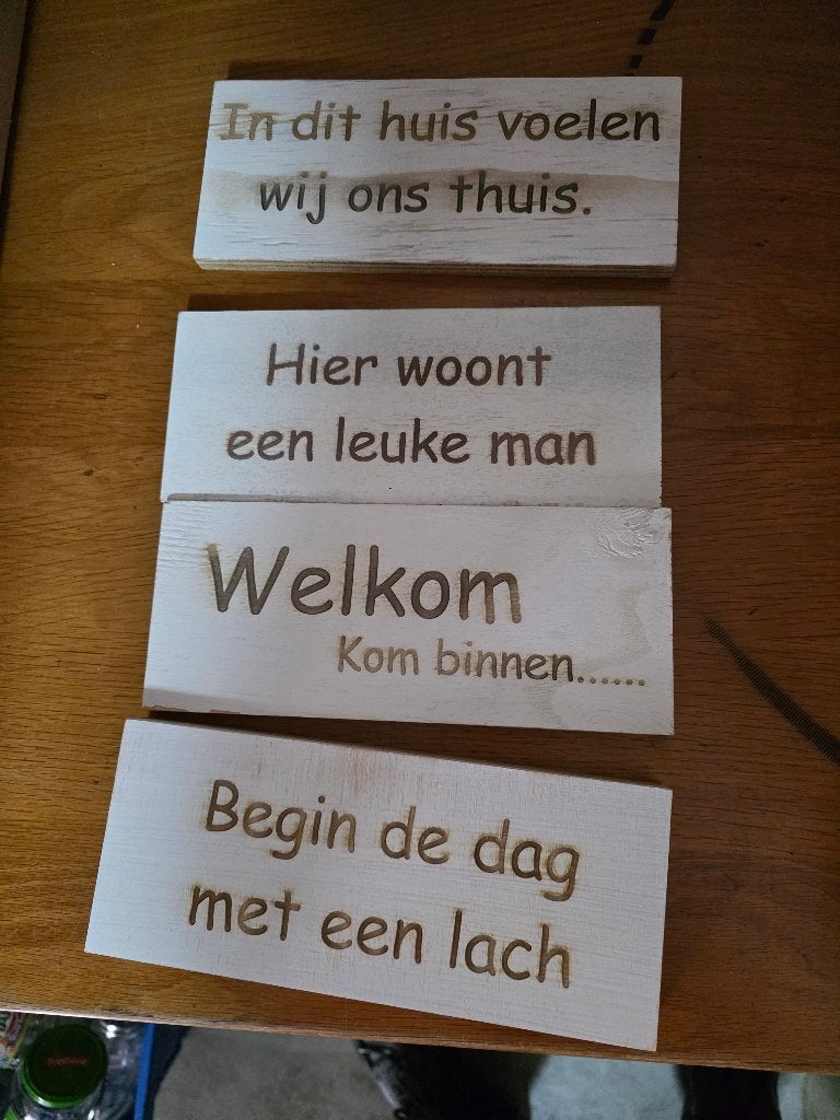 te koop 70 stuks houtenborden met spreuken zie foto, Ophalen of Verzenden, Nieuw