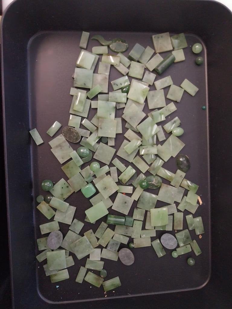 Mooi lot a kwaliteit jade cabochons, Ophalen of Verzenden, Mineraal