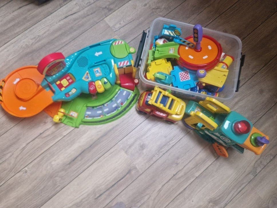 Toet toet autos/garage, Ophalen, Gebruikt, 2 tot 4 jaar