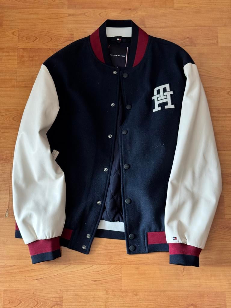 Tommy Hilfiger Varsity Jas - Maat 164, Ophalen of Verzenden, Zo goed als nieuw, Jongen of Meisje, Jas