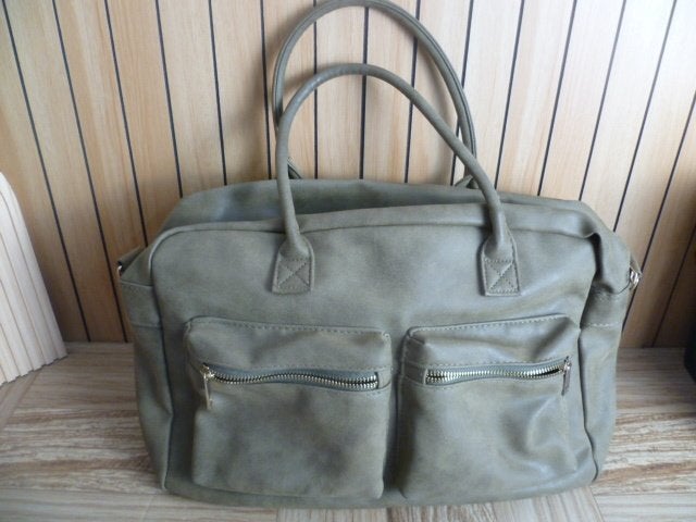 Groene damestas schoudertas met ritsvakken en lang hengsel, Ophalen of Verzenden, Zo goed als nieuw, Groen, Handtas