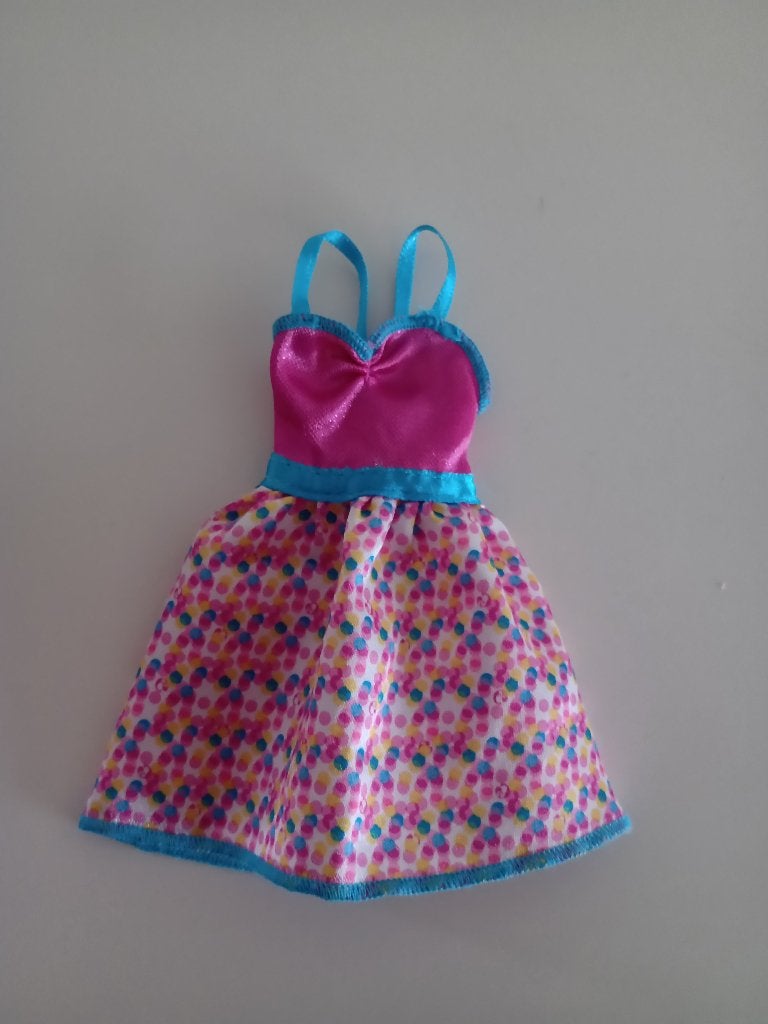Heel veel Korte Jurken voor (Barbie) Poppen (24 foto's), Verzamelen, Ophalen of Verzenden, Gebruikt, Kleertjes