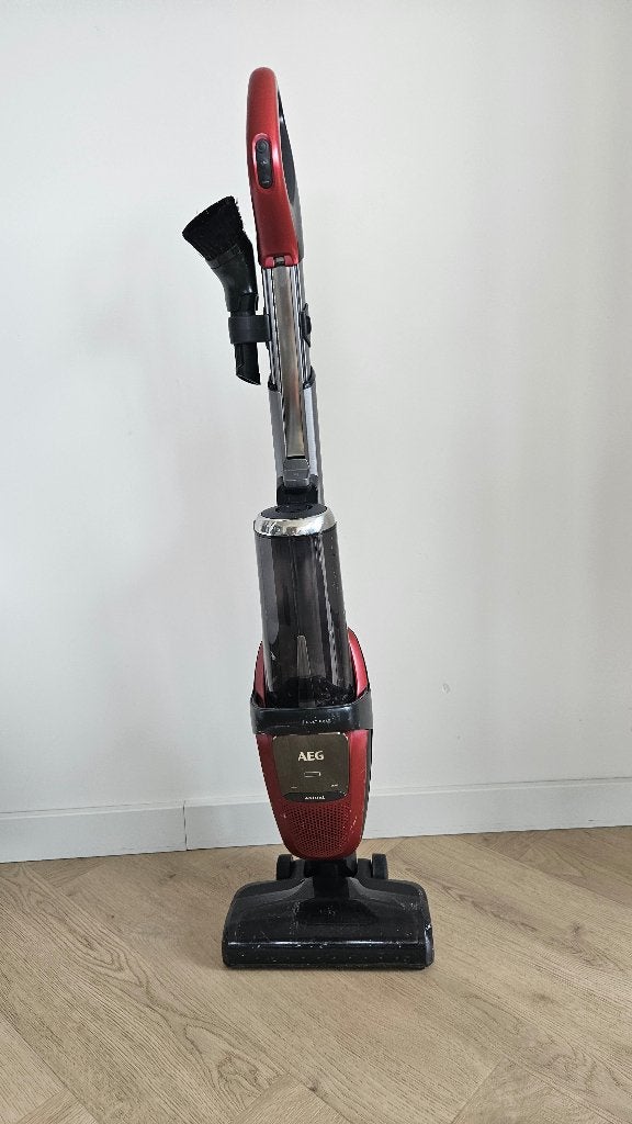 Steelstofzuiger AEG FX9-1-ANIM, Witgoed en Apparatuur, Stofzuigers, Gebruikt, Steelstofzuiger, AEG, 2000 watt of meer, Draadloos