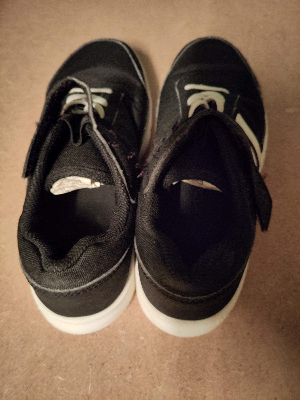Gymschoenen maat 34 - bijna nieuw, enkel in gymzaal gebruikt, Ophalen, Zo goed als nieuw, Jongen of Meisje, Sportschoenen