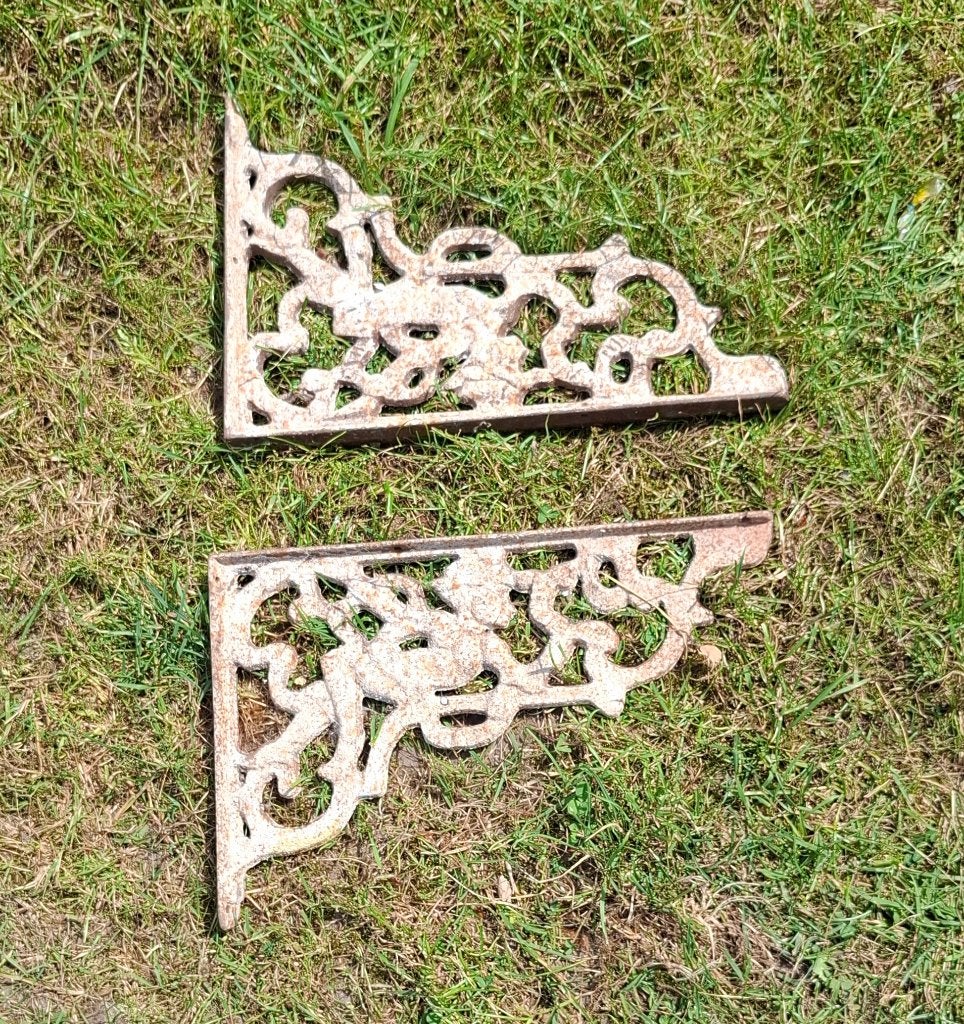 Wandsteunen/ plantdragers gietijzer, Ophalen, Gebruikt