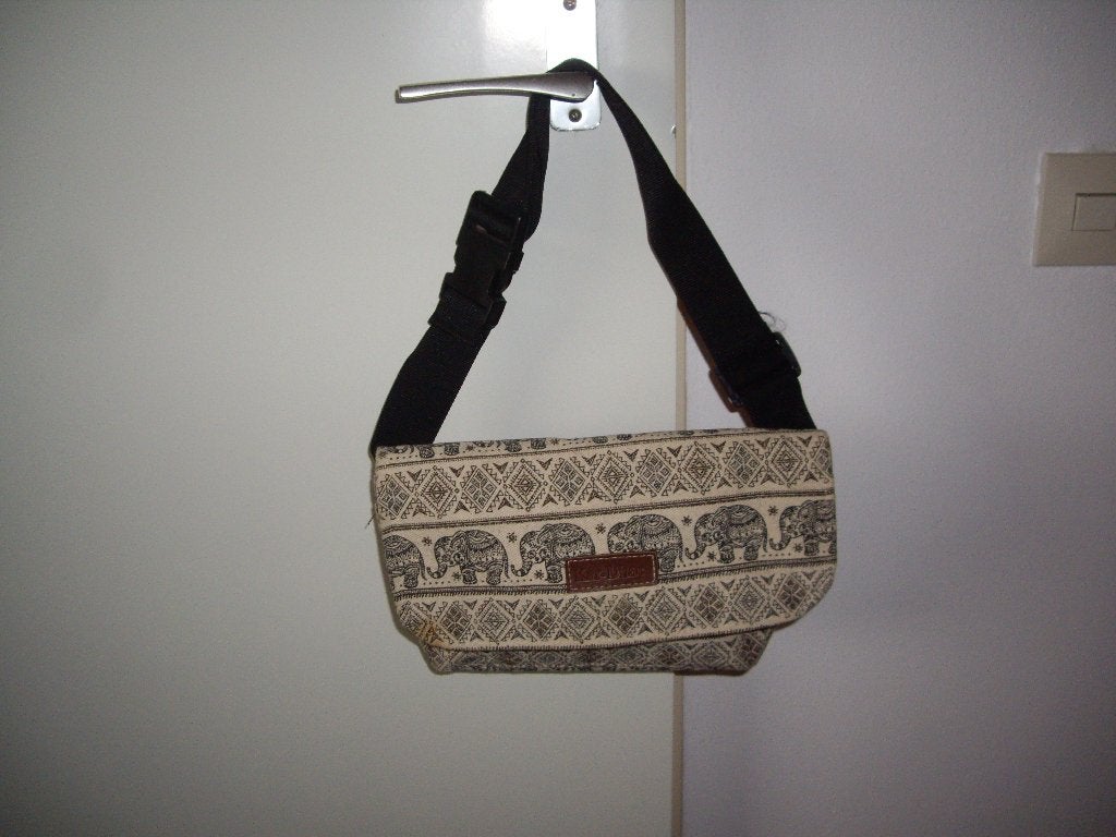 dames tasjes 3 voor €3, Ophalen of Verzenden, Gebruikt, Overige kleuren