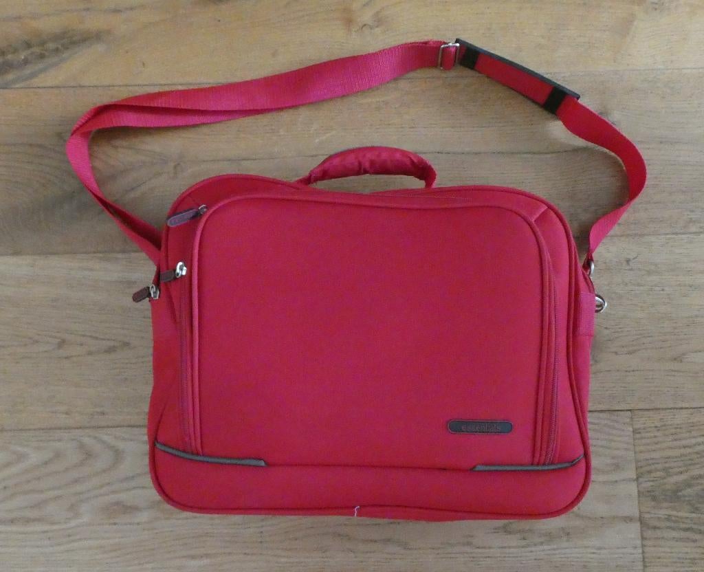 Essentials schoudertas, rood, Sieraden, Tassen en Uiterlijk, Tassen | Schoudertassen, Ophalen, Zo goed als nieuw, Rood, Overige merken