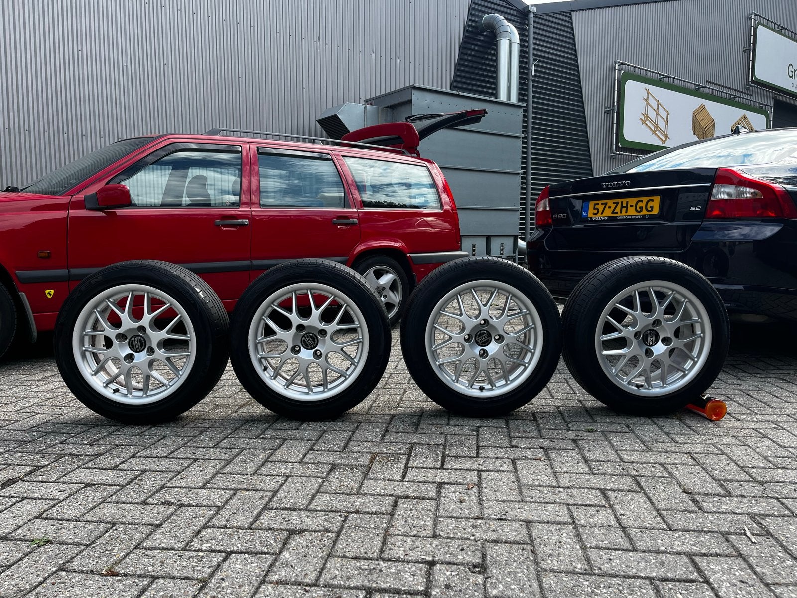 Volvo BBS Crater velgen 16” (RX238) – met zomerbanden – €300, Ophalen, Gebruikt, 16 inch, Banden en Velgen