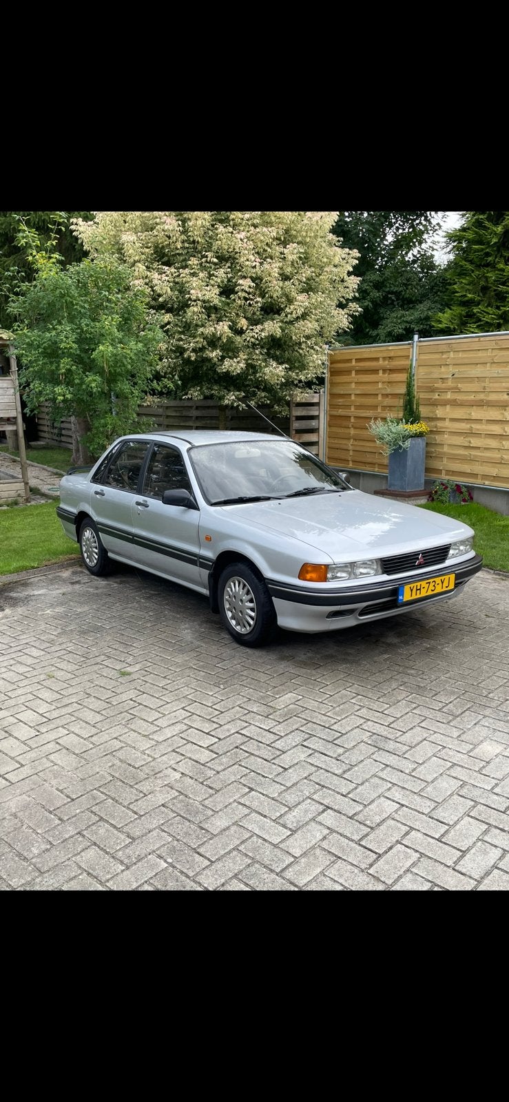 Mitsubishi Galant