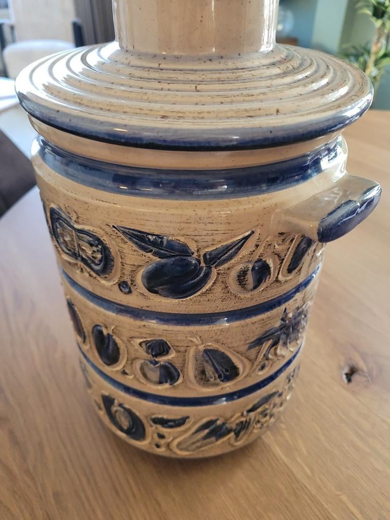 Rumpot met deksel, Ophalen
