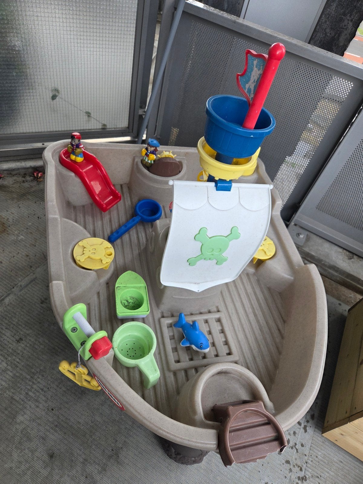 Little Tikes Piratenschip Watertafel met accessoires, Ophalen, Gebruikt