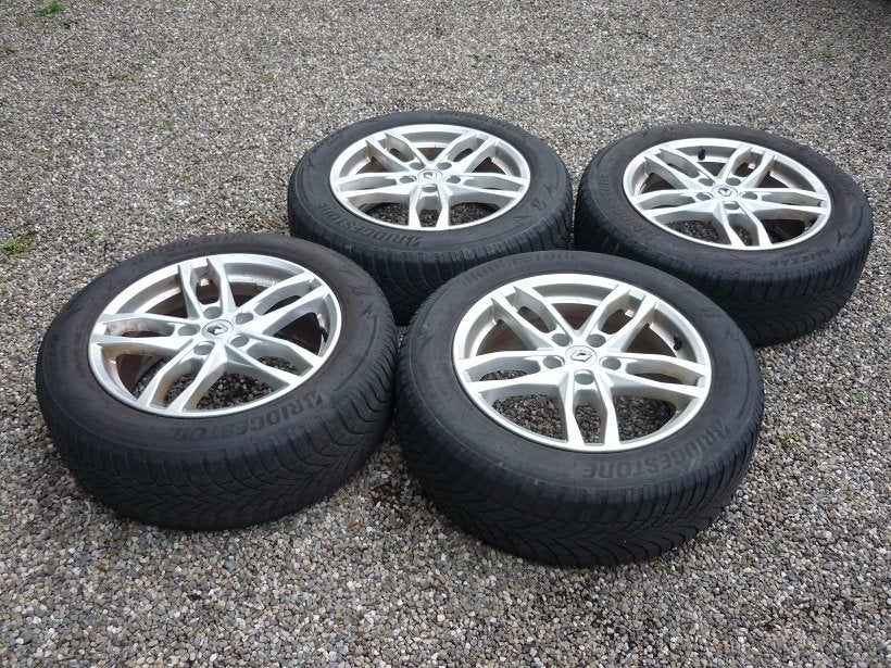 Winterwielen 215/60 17 lichtmetaal set 4 velg Renault Captur, Auto-onderdelen, Banden en Velgen, 215 mm, Banden en Velgen, 17 inch