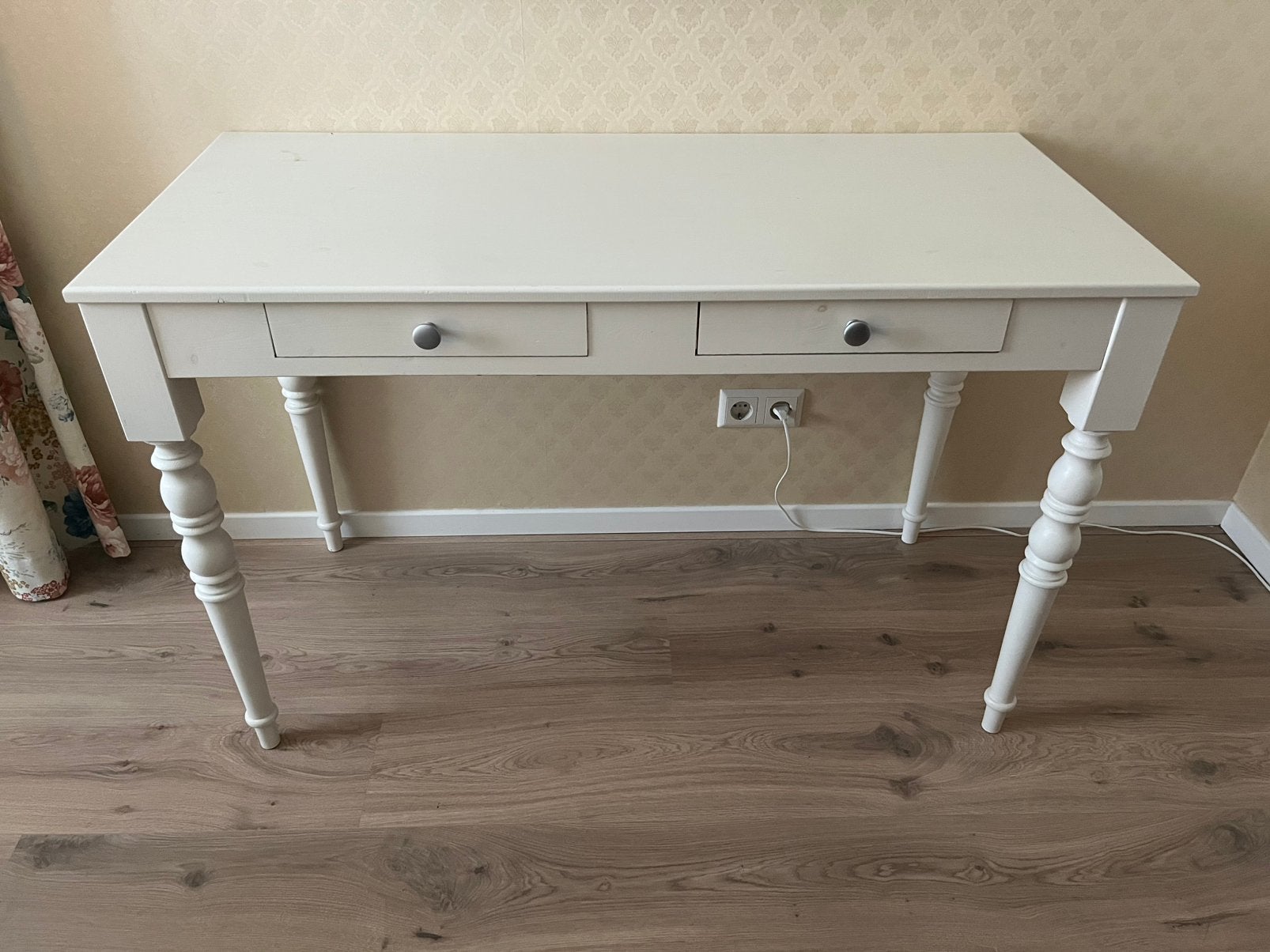 Houten sidetable / schrijftafel met 2 lades, Ophalen, 100 tot 150 cm, Zo goed als nieuw, Grenenhout