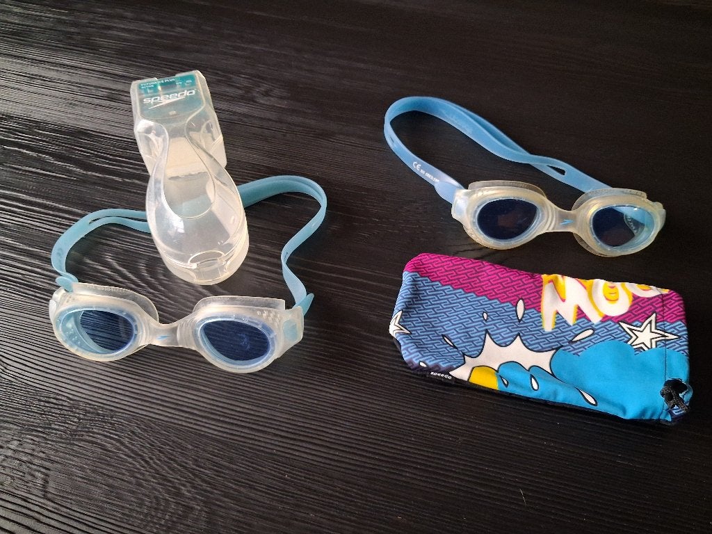 2 x zwem bril van Speedo met opberghoesje, Ophalen of Verzenden, Zo goed als nieuw, Overige typen