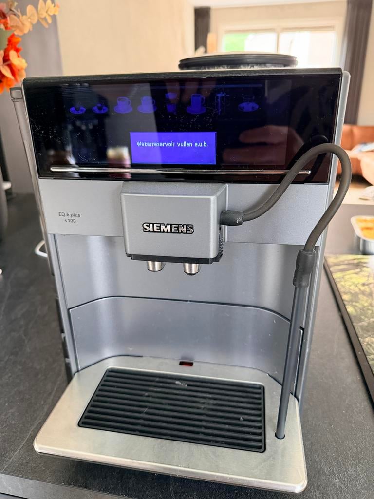 Siemens EQ.6 plus s100 koffiemachine - Thermostaat defect, Witgoed en Apparatuur, Koffiezetapparaten, Afneembaar waterreservoir