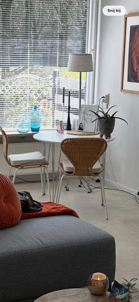 Witte eettafel 90 cm doorsnede, Huizen en Kamers, Kamers te huur