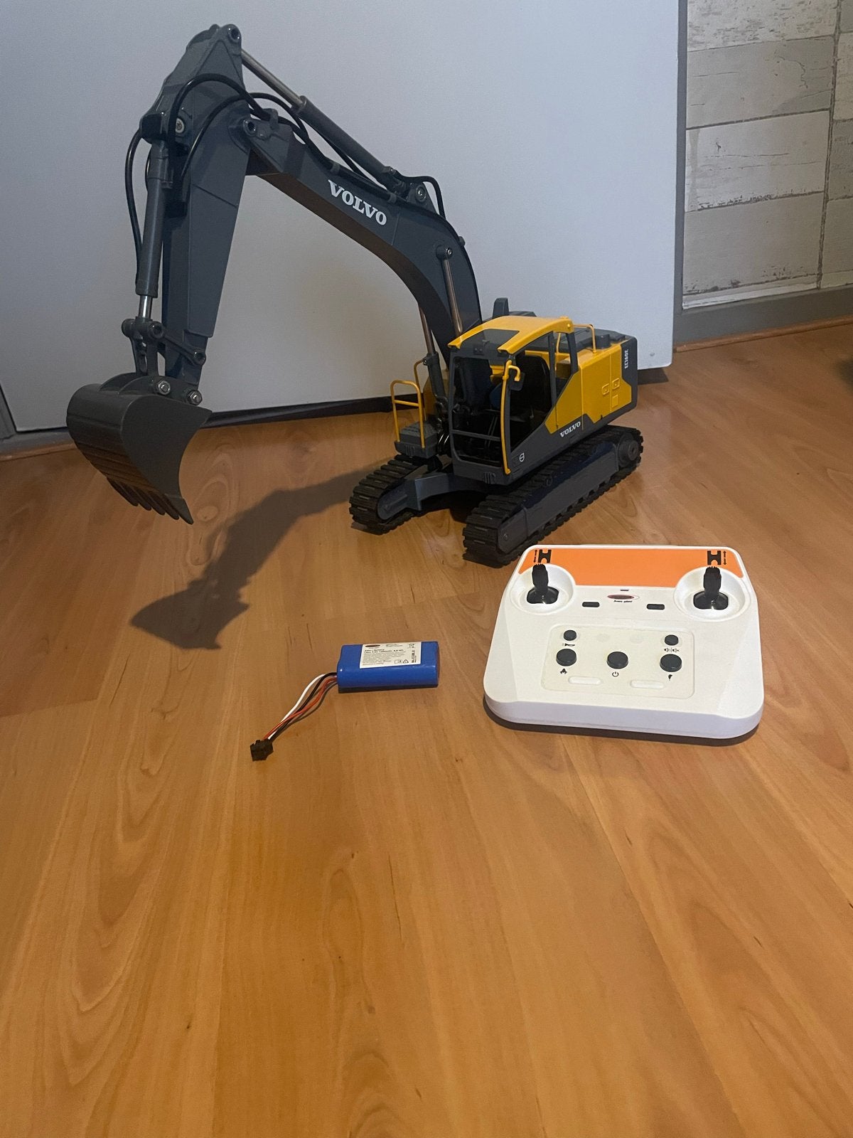 Rc graafmachine Volvo EC160E, Ophalen of Verzenden, Zo goed als nieuw