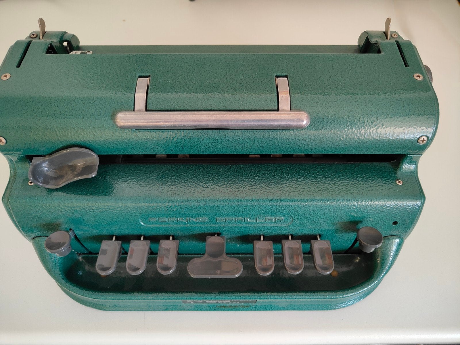 Perkins brailleschrijfmachine, Verzenden