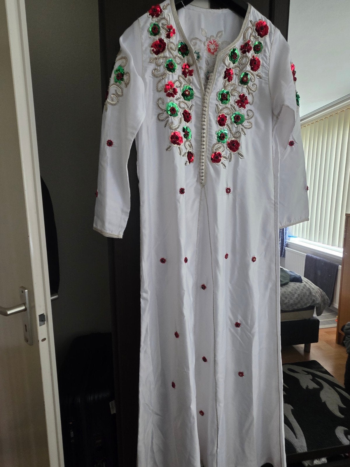 Witte Marokkaanse Kaftan met Groene en Rode Borduur, Kleding | Dames, Maat 38/40 (M), Ophalen of Verzenden, Zo goed als nieuw