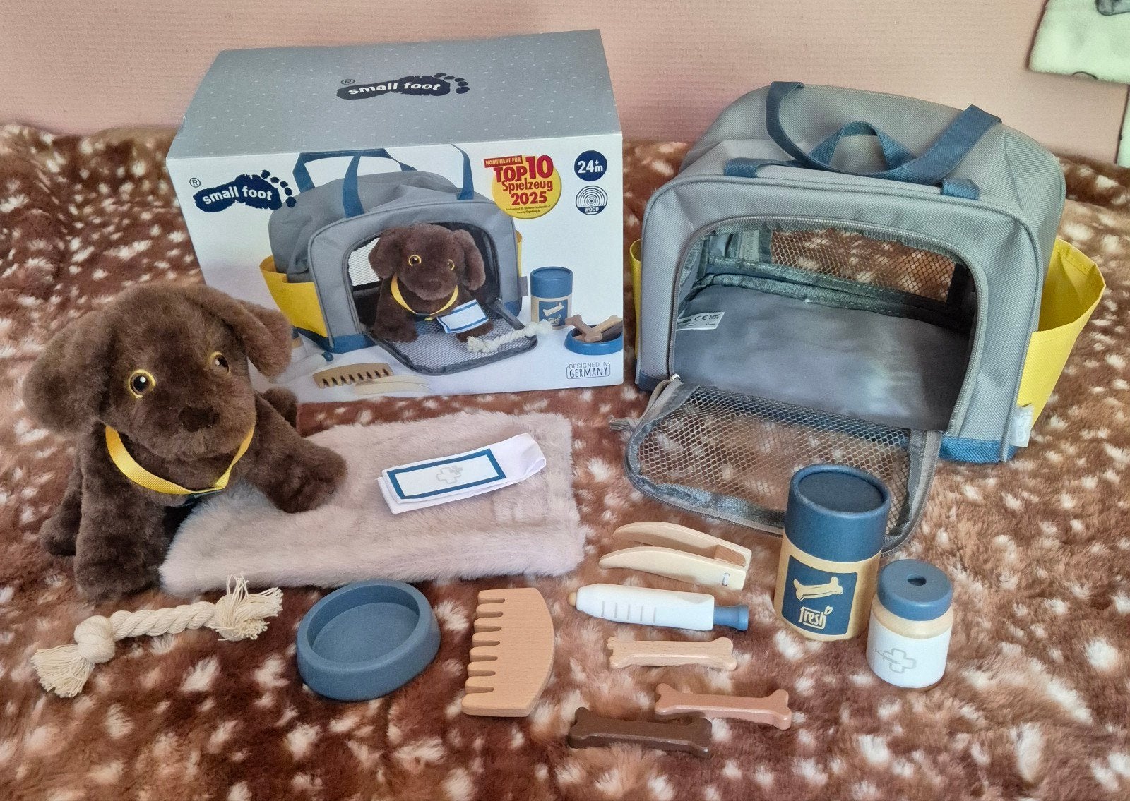 small foot knuffel hond met draagtas & verzorgingsset NIEUW, Met kleding of accessoire, Overige merken, Overige karakters, Nieuw