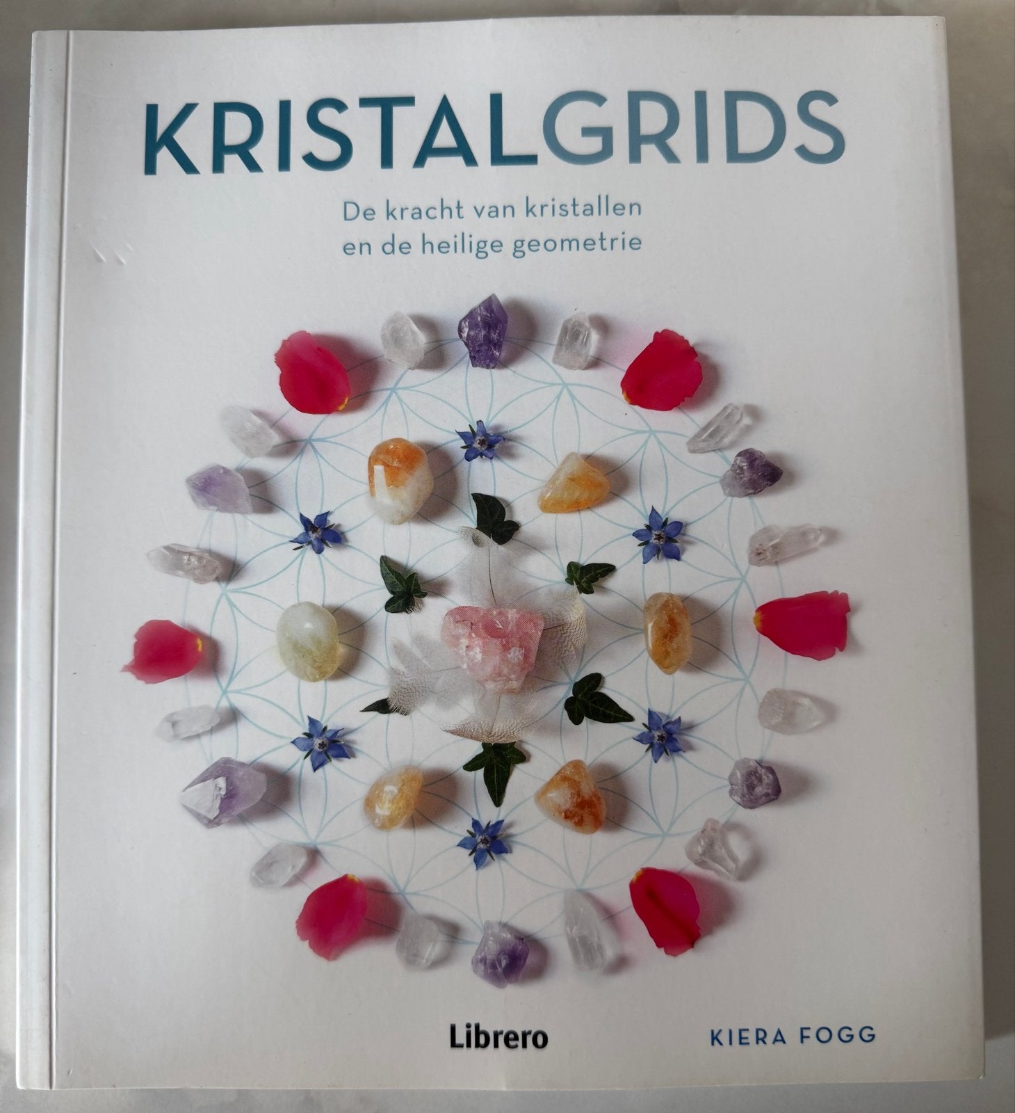 Kristalgrids: De kracht van kristallen en heilige geometrie, Boeken, Ophalen of Verzenden, Zo goed als nieuw, Spiritualiteit algemeen