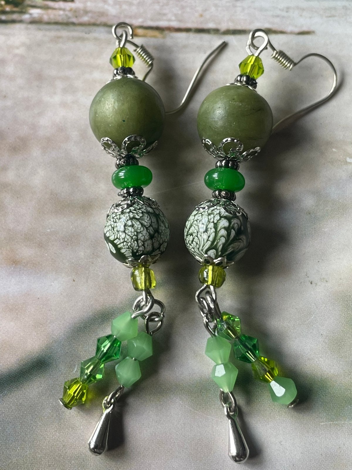 Mooie met chinese jade groene lange hangers, Overige materialen, Hangers, Met edelsteen, Nieuw