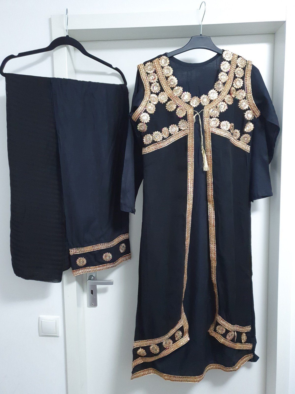 Nieuwe Indiase/Pakistaanse jurk met broek en sjaal maat M, Ophalen of Verzenden, Nieuw, Maat 38/40 (M), Zwart