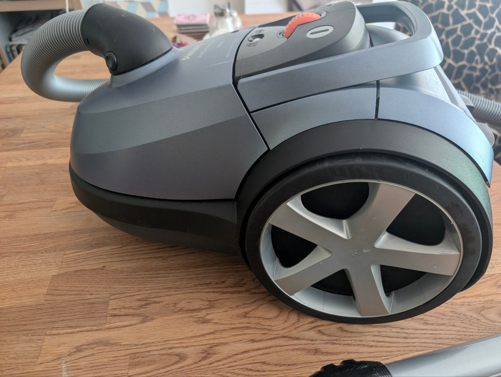 Philips Performer Silent Allergy FC8787/09 stofzuiger, Stille werking, Philips, Zo goed als nieuw, Sledestofzuiger