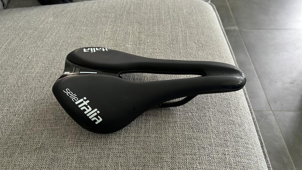 Selle Italia Novus Evo Boost Superflow racefiets zadel L3, Fietsen en Brommers, Fietsonderdelen, Ophalen of Verzenden, Zo goed als nieuw