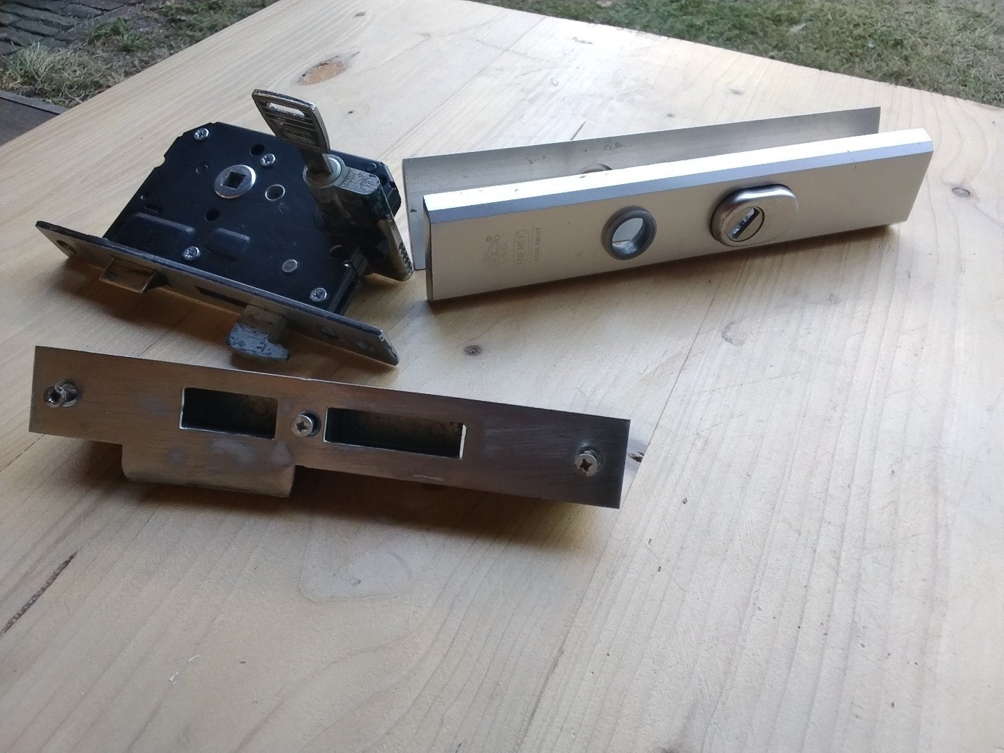 Nemef haakschootslot SKG Assa Abloy, cilinder + langschild, Ophalen of Verzenden, Gebruikt, Rvs, Slot