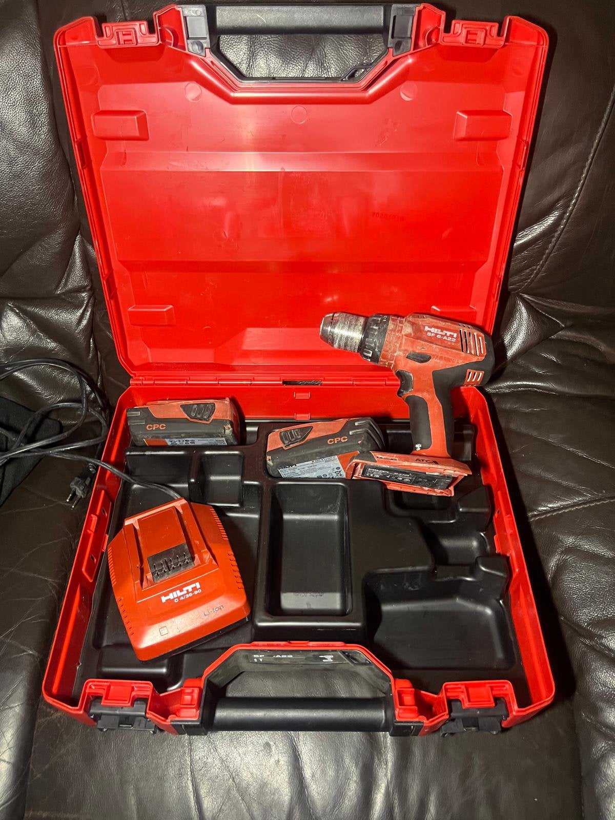 Hilti SF 6-A22 Accuboormachine met 2 accu's en lader, Ophalen, Variabele snelheid, Boor- en Schroefmachine, Gebruikt