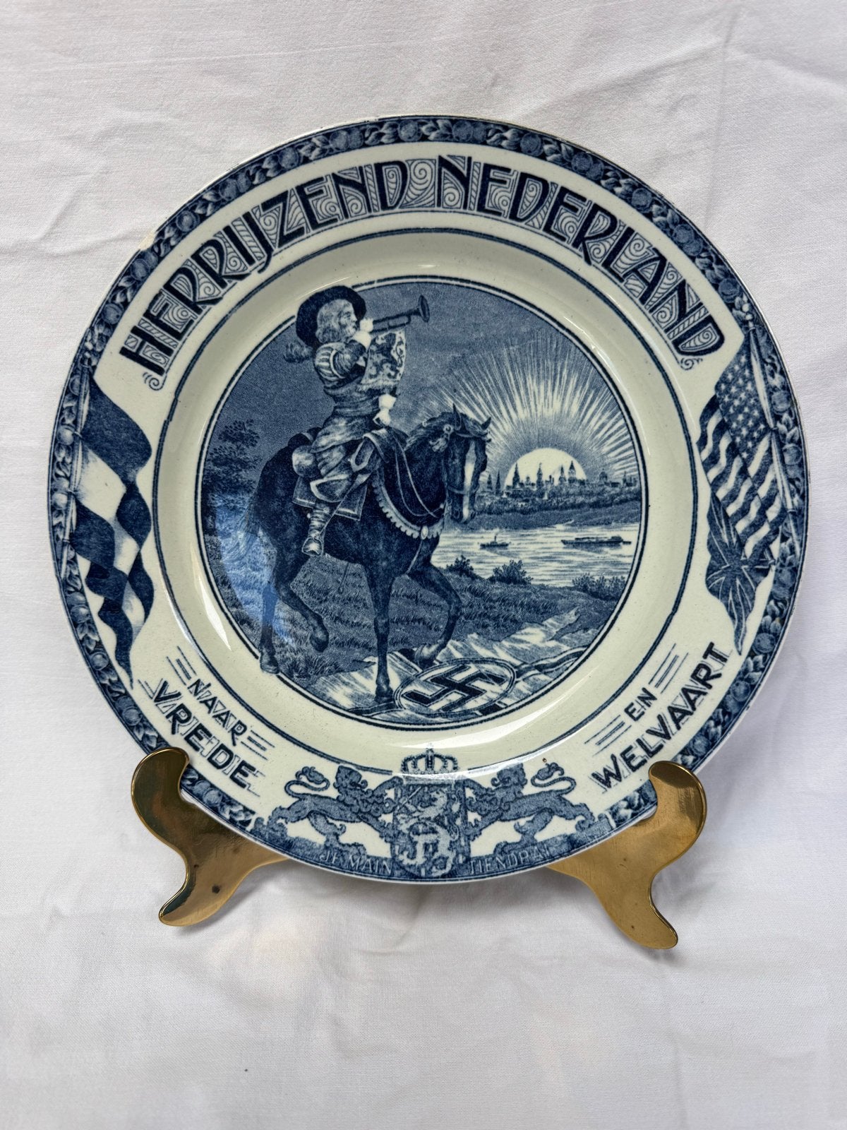 Historisch Delfts Blauw bord 'Herrijzend Nederland', Verzamelen, Ophalen of Verzenden