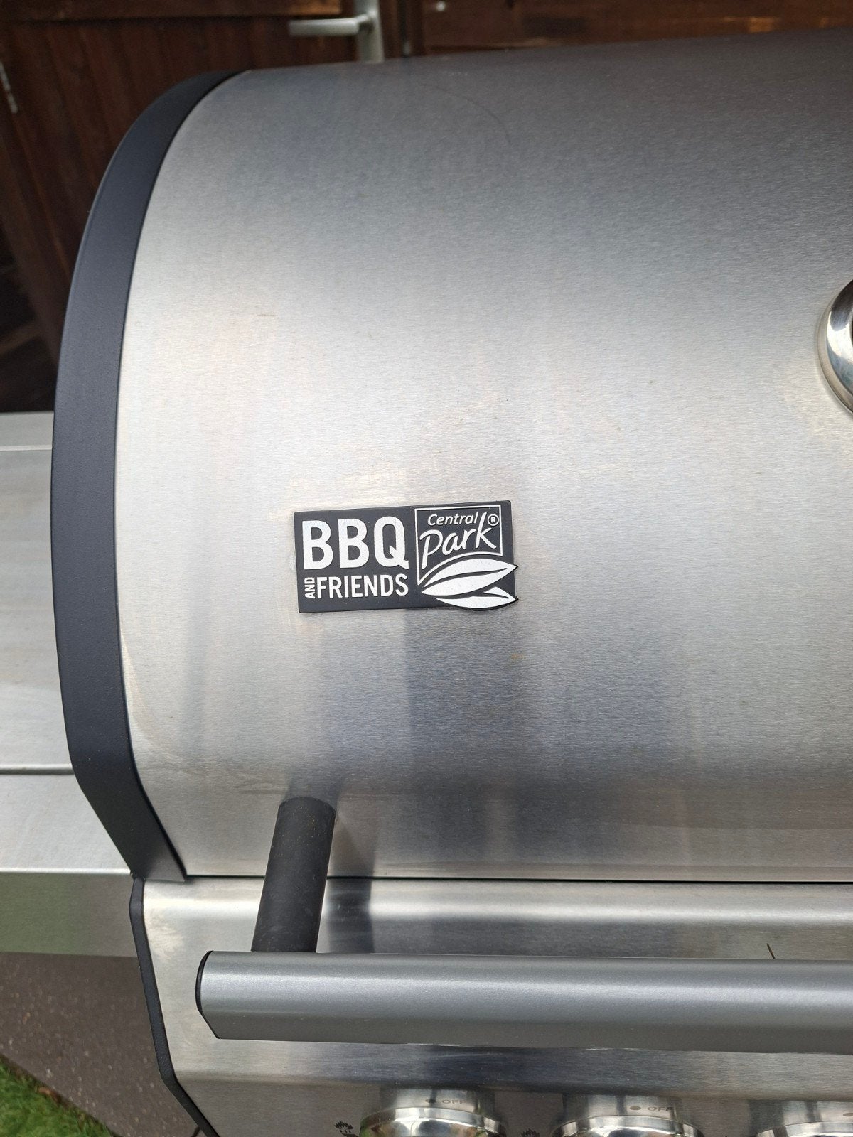 Foto 7 van BBQ Central Park & Friends gasbarbecue met wokbrander
