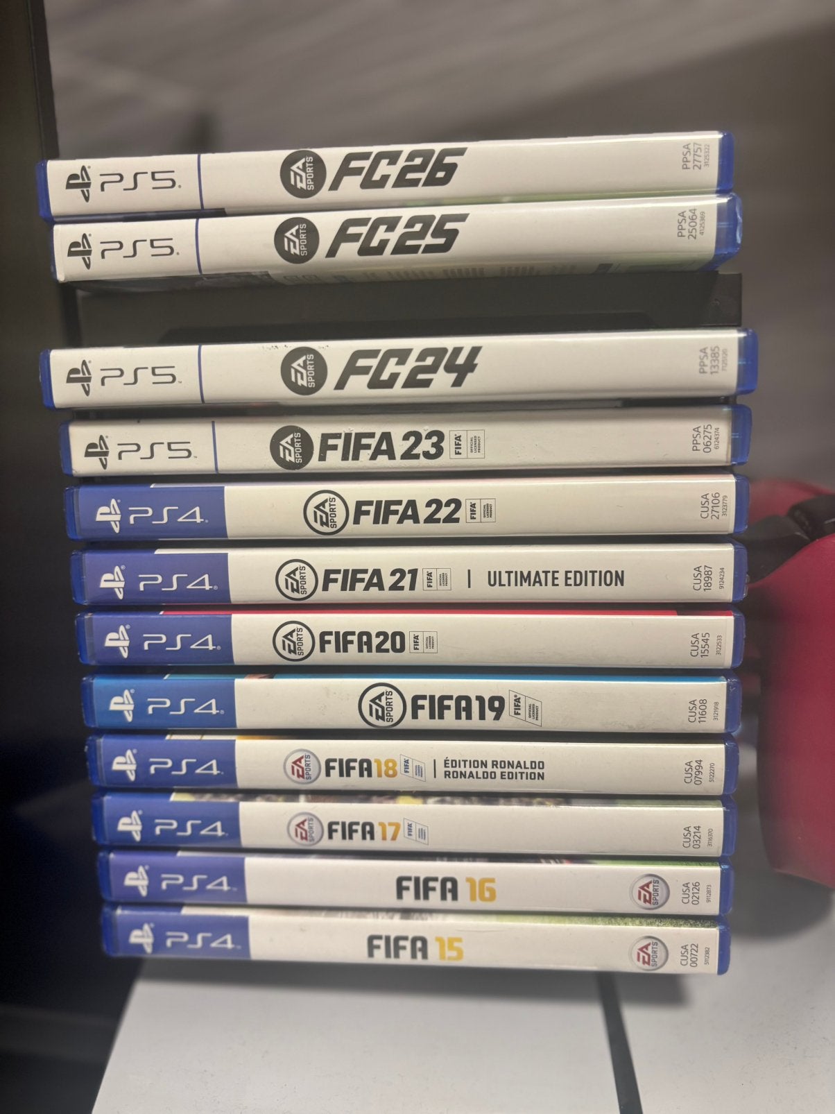 Ellke fifa vanaf fifa 15 tot fc 26, Ophalen, Gebruikt, 2 t/m 25 bandjes, Overige genres