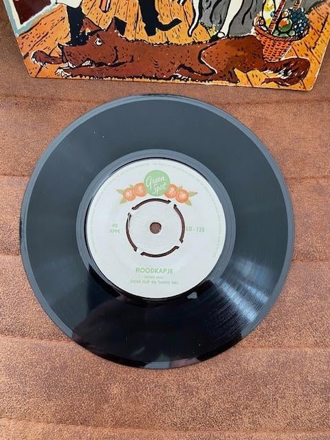Single 45 Green Spot roodkapje en de gelaarsde kat jaren '60, Cd's en Dvd's, Vinyl Singles, Gebruikt, 7 inch, Single, Ophalen of Verzenden